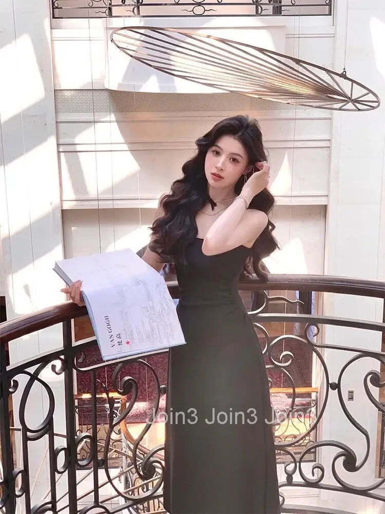 Elegant French Style High-End FeelSimple Square Collar White Tank Dress Medium-Length Ruched Waist-Fitted Vest Dress For Summer