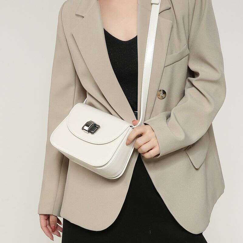 High Quality Texture 2025 Fall And Winter New Fashion Versatile Crossbody Small Square Light Simple Design Shoulder Bag Leisure Daily Commuting