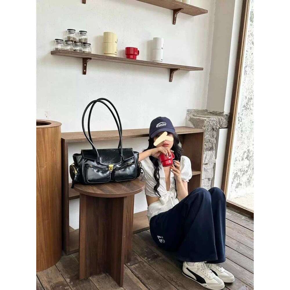 Designer Bag Tote bag Shoulder bag New High End Style Trendy Handbag Motorcycle Hobo Fashionable Commuter Large Capacity Versatile Autumn Winter