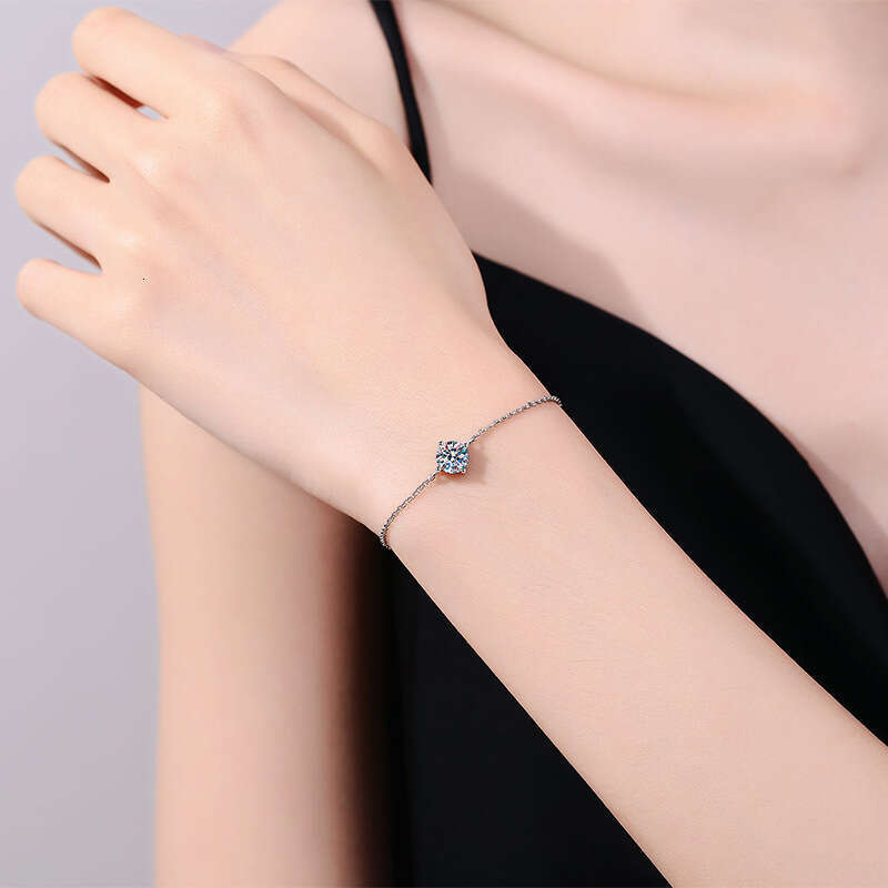 Iced Out VVS Classic Four-Prong Ins Style Light Fashion D Color One ct Moissanite Bracelet for Women
