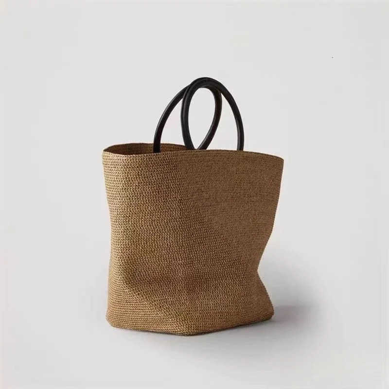 Lazy Beach One-Click Closure Portable Bucket Bag Straw Woven Handbag Large Capacity Simple Beach Vacation Womens Tote Bag M250806