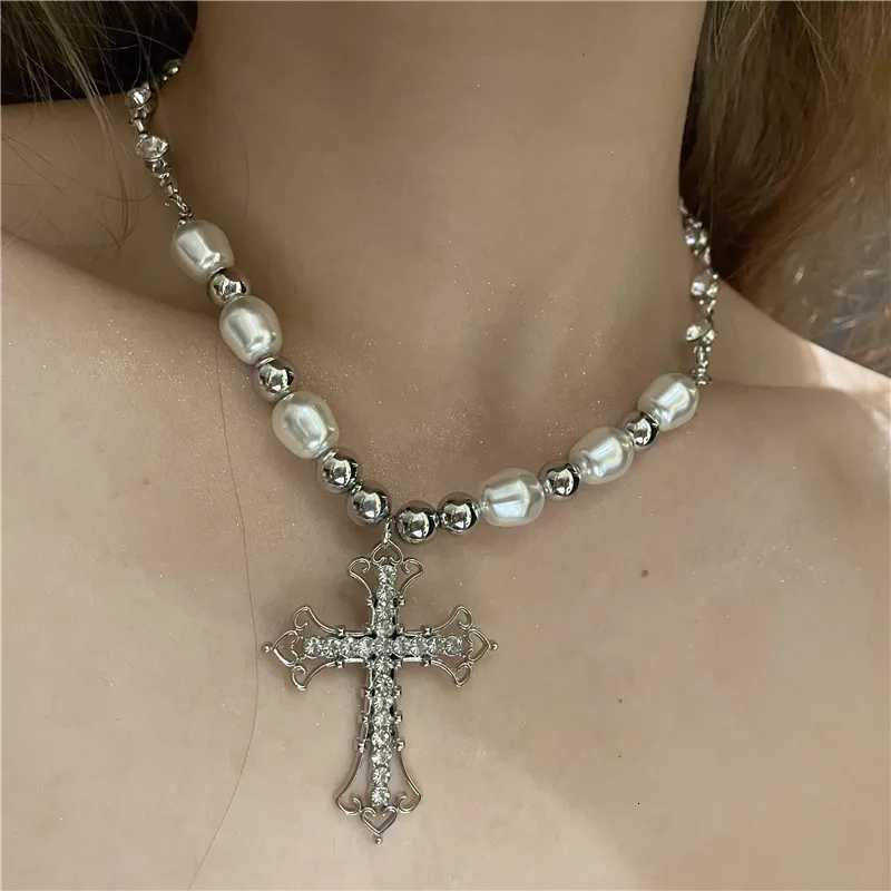 2K Pearl Cross Pendant Necklace Women Punk Retro Women Religious Zircon Chain Necklaces Girls Hip Hop Party Trendy Jewelry Gift Y250805