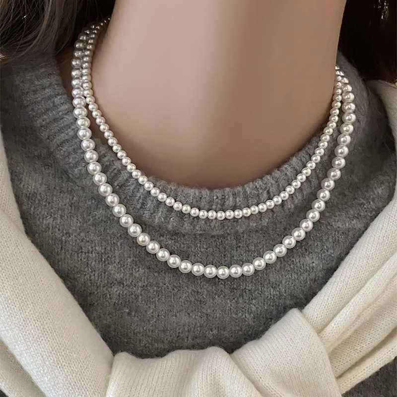 Fashion White Imitation Pearl Magnet Round Buckle Beaded Necklace for Women Elegant Clavicle Chain Necklace Wedding Jewelry Y250805