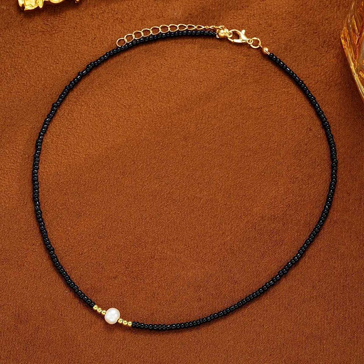 Fashion Boho Beads Necklace for Women Imitation Pearl Seed Beaded Strand Short Choker Necklace Handmade Female Jewelry Gifts Y250805