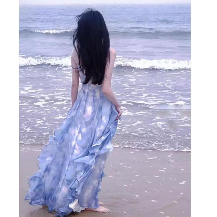 2025 summer fashion French style blue strapless dress, fairy summer high-end design, sexy and niche super fairy princess beach vacation long dress, ne