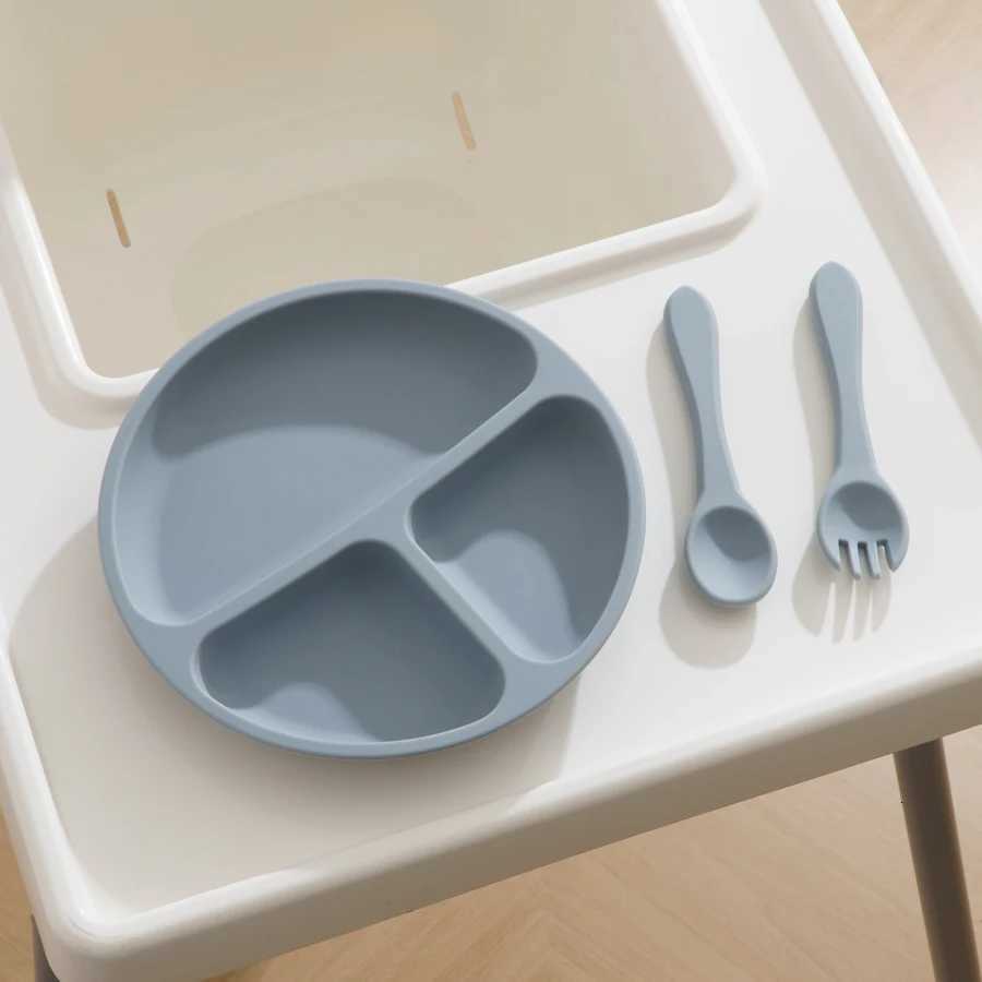 3PCS Childrens Tableware Set Baby Eating Food Training Silicone Tableware Set Baby Sucker Feeding Dishes Plate With Spoon Fork X2508061