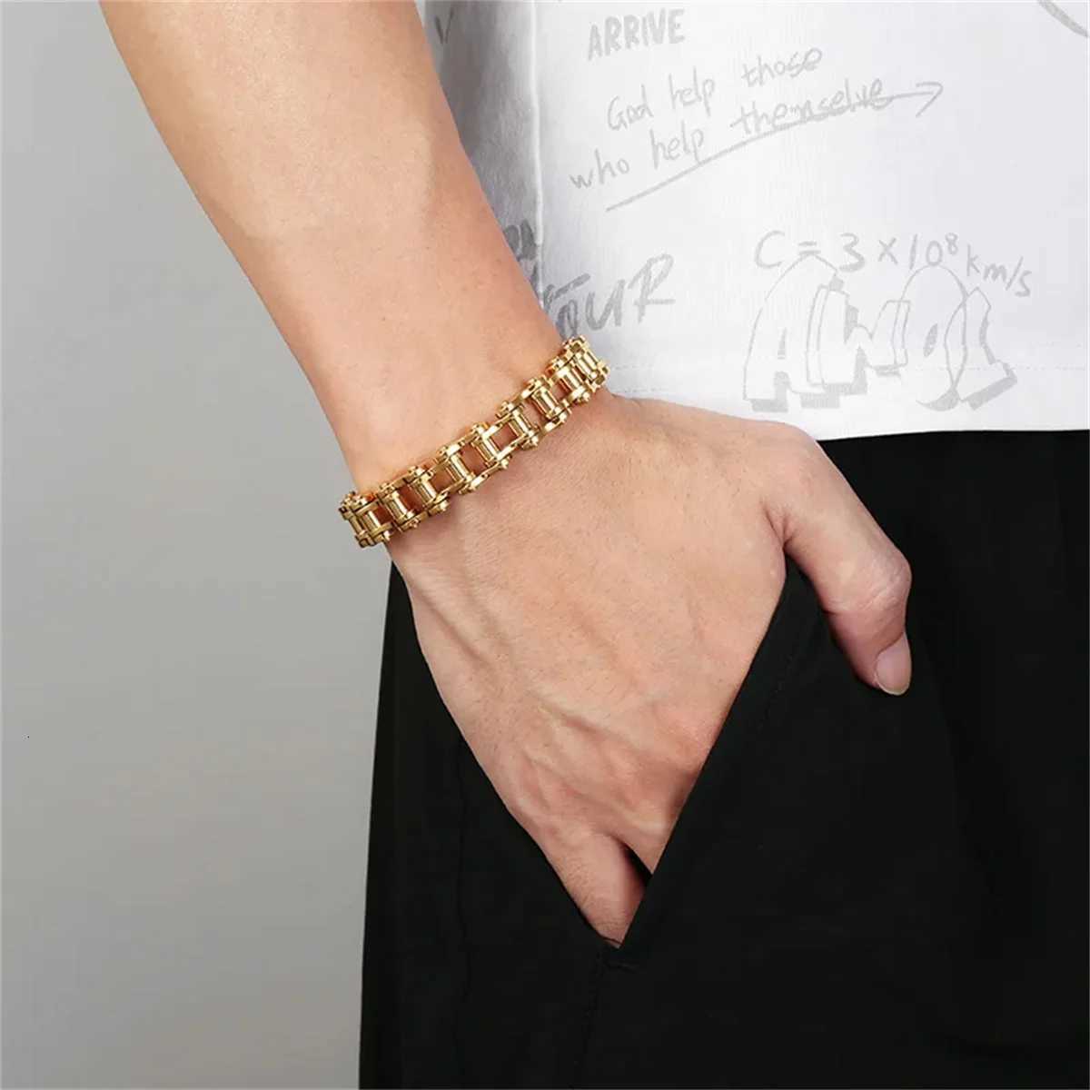 1pc New Cool Punk Motorcycle Bracelet for Men Women Stylish Vintage Stainless Steel Versatile Buckle Bracelet W250807