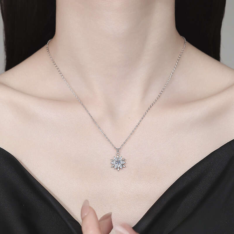 Moissanite S Sterling Sier Romantic Snowflake Necklace Fashionable Light 2025 New Style Elegant Collarbone Chain for Women