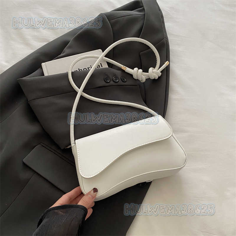 High-end Niche Design Bag for Women 2024 Autumn New Fashionable Versatile Shoulder Bag Stylish Crossbody Small Square Bag H250806