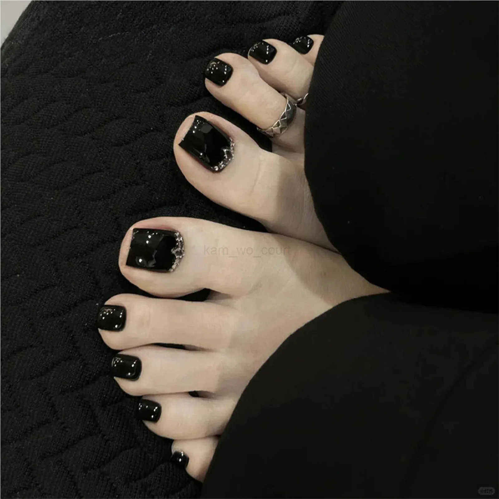 Black Short Fake Toenails 24Pcs Square Press On Toe Nails Charms Silver Sequins Rhinestone Decor Summer DIY Manicure For Women M250807