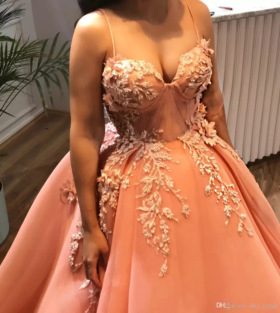 Blush Pink 3D Floral Appliques Evening Dresses Spaghetti Beaded A Line Ball Gown Prom Dresses Sexy Girls Pageant Dress Formal Party Gowns