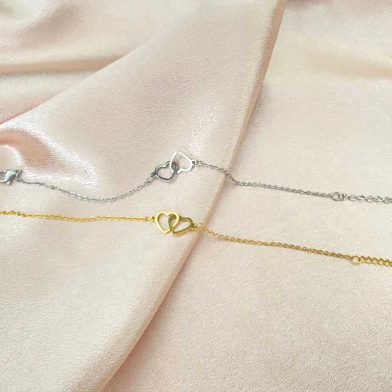 3 Colors Fashion Stainless Steel Hollow Heart Bracelet for Women Girl Couple Hand Chain Friendship Jewelry Wedding Gift Bangle W250807