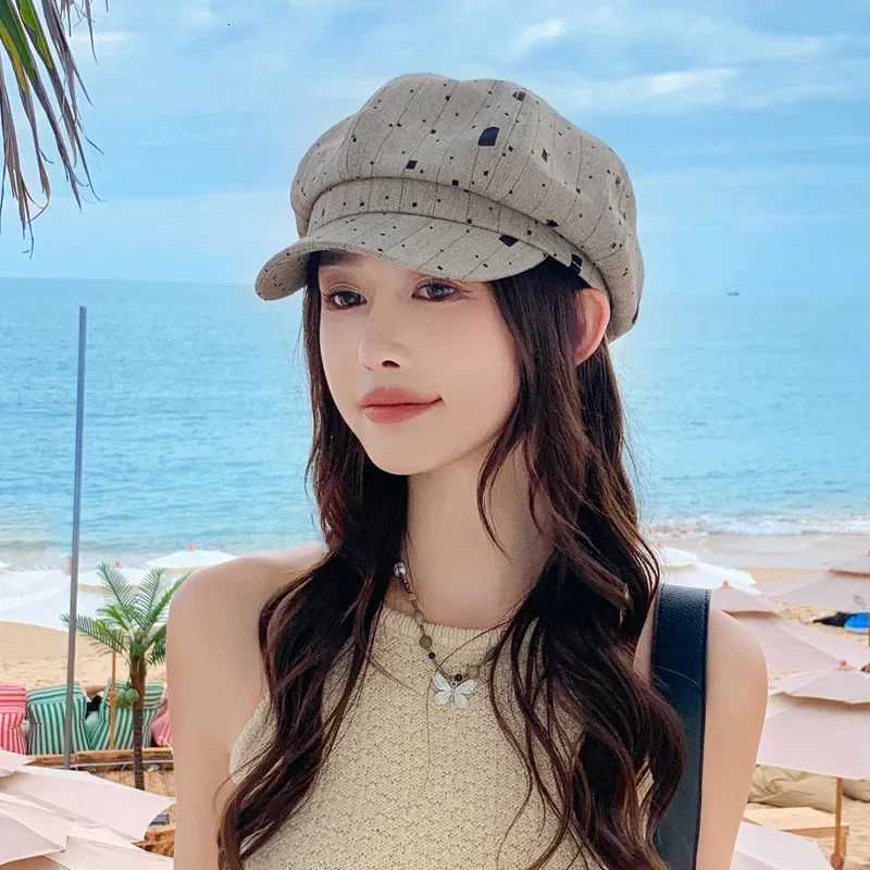 Beret Spring Autumn Octagonal Newsboy C Vintage Korean Plaid Painter C Female Black White Berets Trend Boina XJ250807