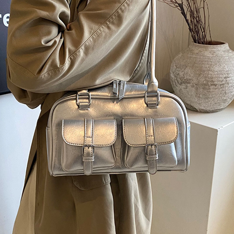 Large-Capacity Fashionable Womens Underarm Shoulder Bag with Multiple Pockets for Everyday Use