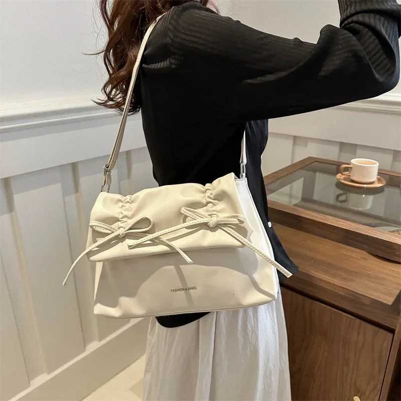 2024 New Underarm Bag Women Tote Bag Large Capacity Autumn and Winter Shoulder Versatile High-Grade Shoulder Commuter Bag Z250807