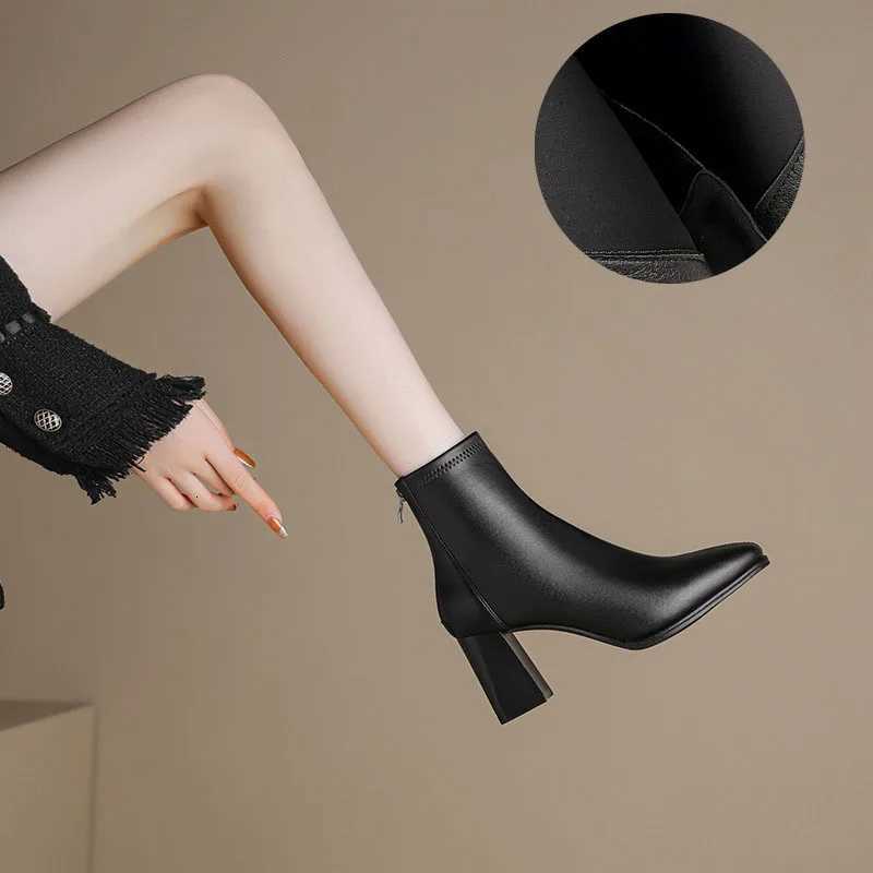 2025 Autumn Winter Women Soft Leather Plus Veet Heel Ankle Boots Square Toe Zipper Ladies Short Boots Womens BootsXJ250807