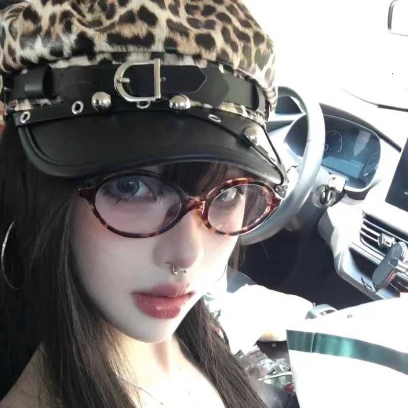 American Niche Leopard Print Newsboy Hats Women Personality Belt Buckle Design Street Trend Versatile Retro Flat Top Berets Y2k XJ250807