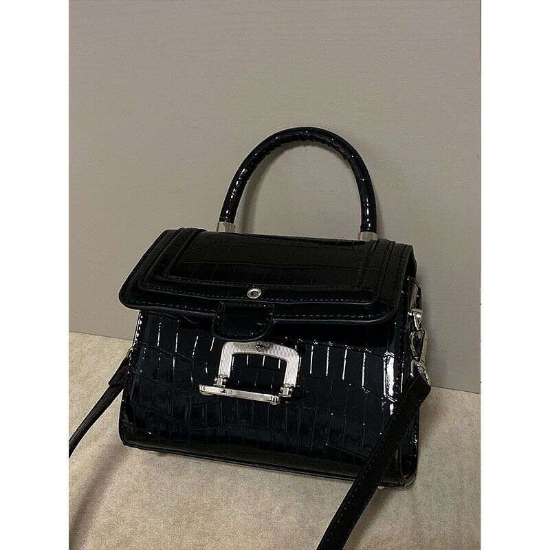 New Crocodile Fashion Crowd Design High Quality Small Square Pattern Handheld Versatile Shoulder Crossbody Bag