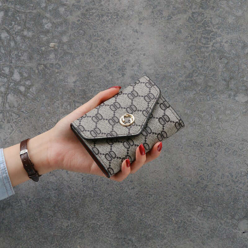 2025 Ins New Simple Short Style 70% off Small Women's Coin Purse Card Holder Leather Wallet Trendy