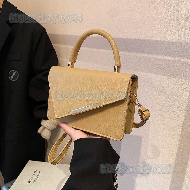 Trendy Niche Design Crossbody Small Square Bag for Women 2024 New Fashionable Handbag Autumn Winter Season H250806