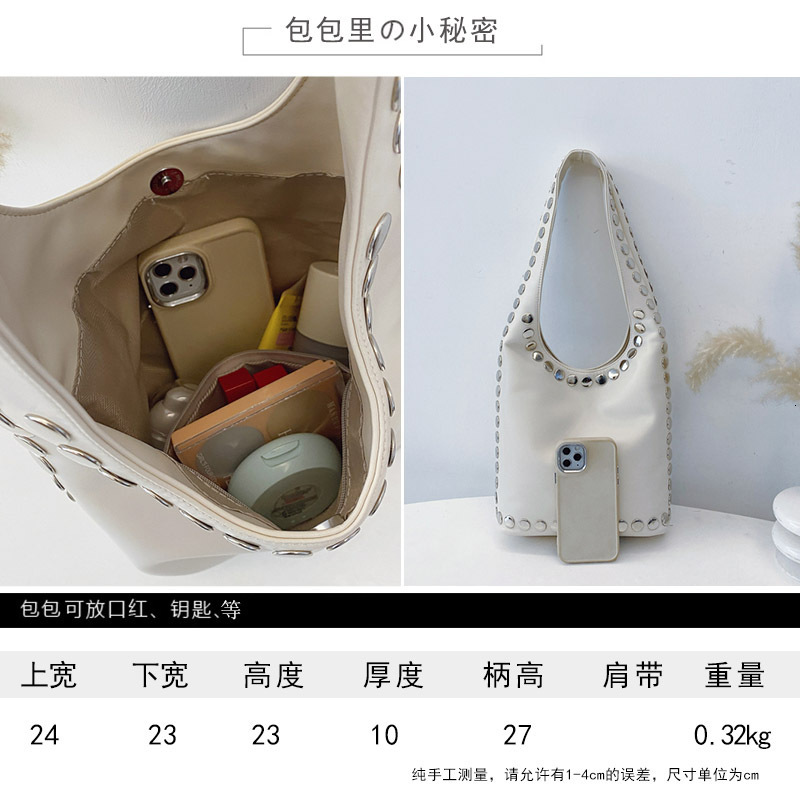 Free shipping designer Summer Versatile Large Capacity Casual Underarm Bag for Women 2025 New Hot Girl Motorcycle Style Rivet Bucket Bag