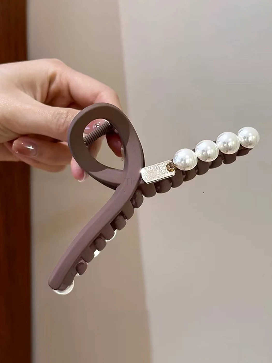 1pc Matte Pearl Metal Hair Clip Back of the Head Premium Sense Large Grab Clip Seamless Clip Suitable for Daily Use U250807