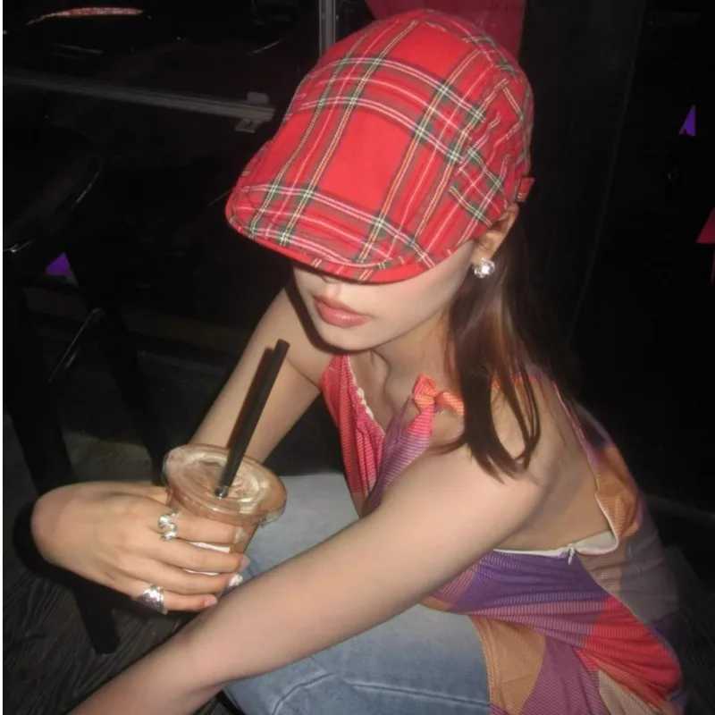 Fashion Vintage Japanese Style Beret Cs Women Men Autumn Soft Hat Red Green Blue Stripe Latt Street Newspaper Artist Hats XJ250807