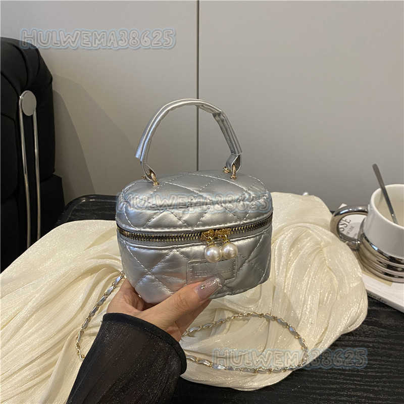 2025 Summer New Quilted Embroidery Mini Handbag Womens Bag Single Shoulder Crossbody Bag Chain Bucket Bag H250806