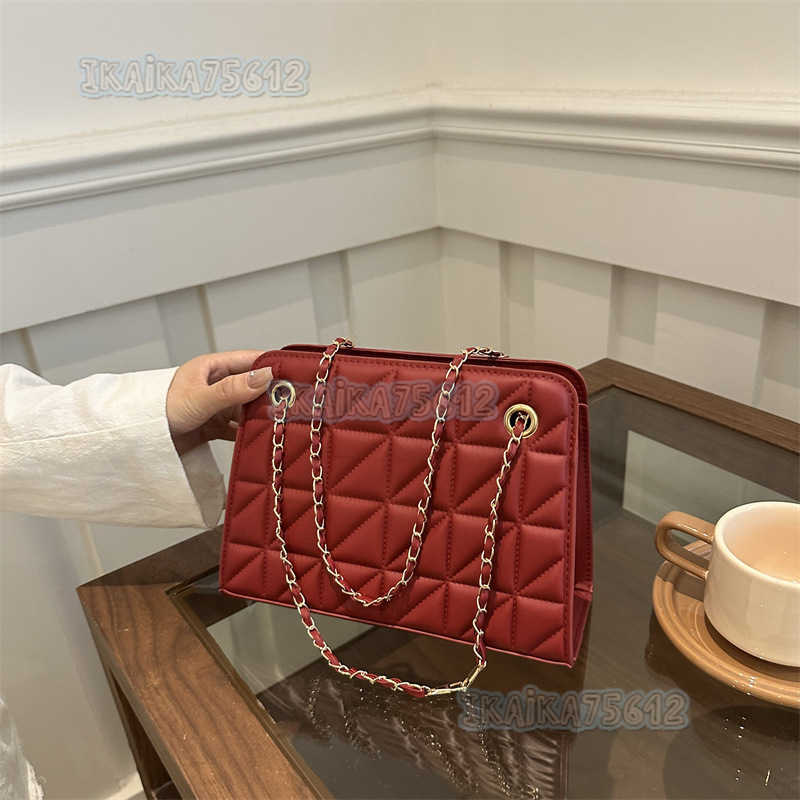 Quilted Chain Bag for Women 2024 New Trendy Fashion Versatile Niche Style Single Shoulder Crossbody Bag Small Square Bag H250806