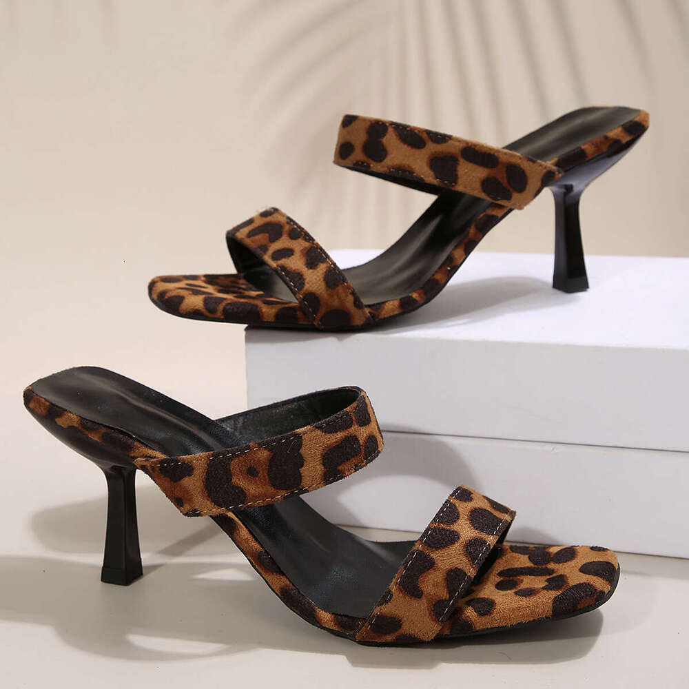 One-Strap 35-43 Thin Elegant Square Toe Open-Toe High Sandals for Women, Wine Glass Heel Chain Women's Shoes, designer shoes 2025 Summer New Styl