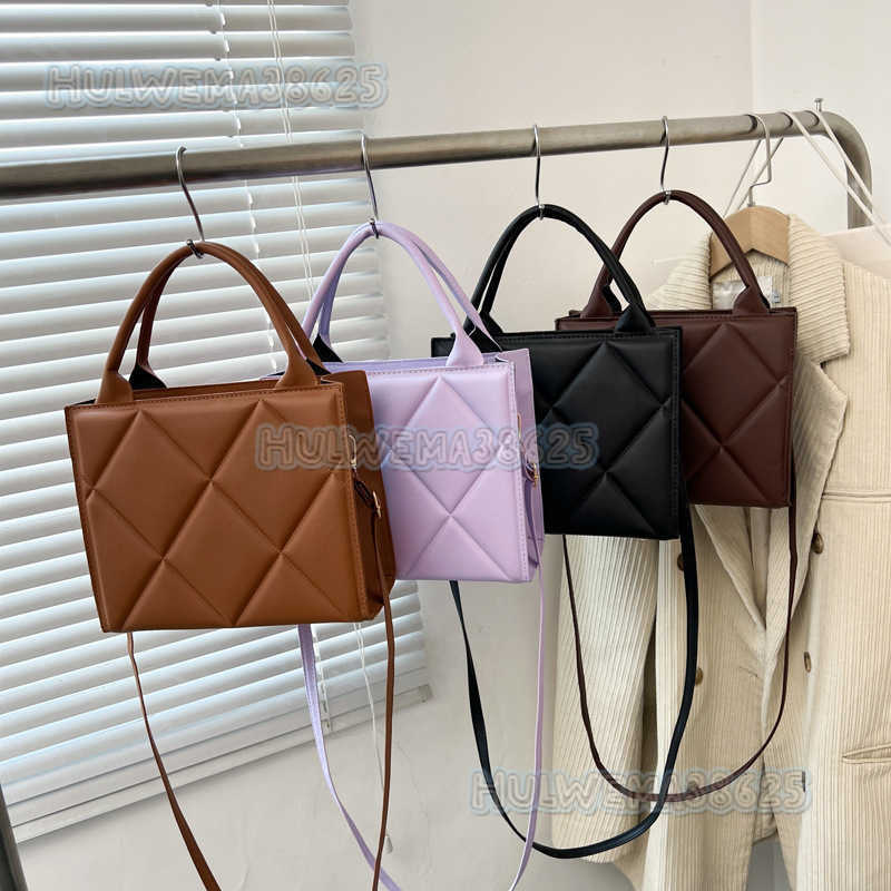 2025 New Fashion Bag for Women Spring Simple Style Quilted Solid Color Tote Bag Large Capacity Shoulder Crossbody Bag H250806