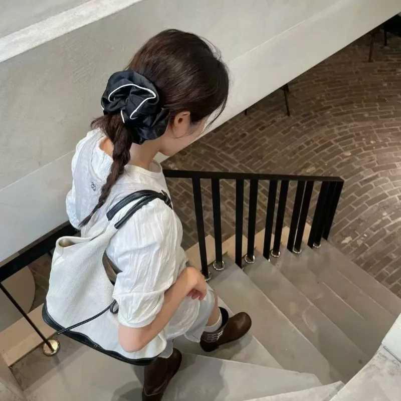 Trend Lady Underarm Bag New Womens Bag Fashion Shoulder Bags High Capacity Leisure Versatile Tote Bags Beige Canvas Bags Z250807