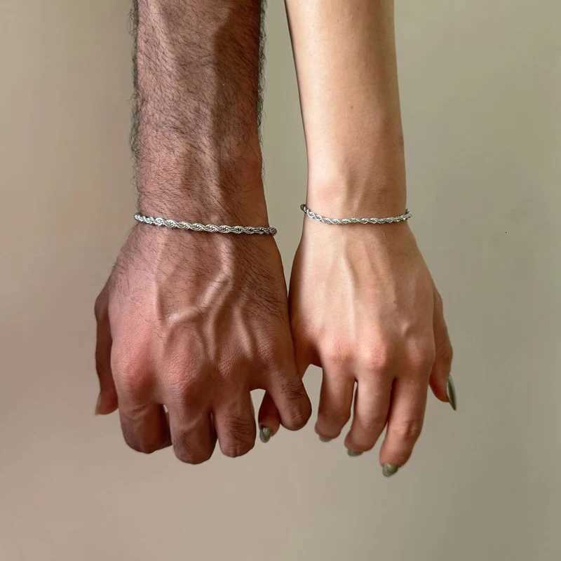 2Pcs/set Stainless Steel Twisted Rope Chain Couple Bracelets for Women Men Simple Silver Color Bracelet Set Fashion Jewelry Gift W250807