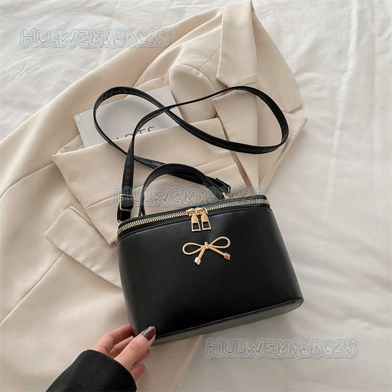 2025 New Box Bag Commuting Fashion Single Shoulder Crossbody Bag Simple Versatile Elegant Small Handbag Small Square Bag H250806