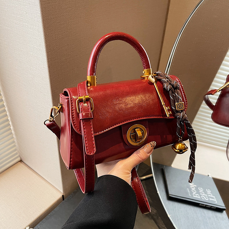 Trendy Female Shoulder Bag Compact Designer Squared Satchel for Everyday Use