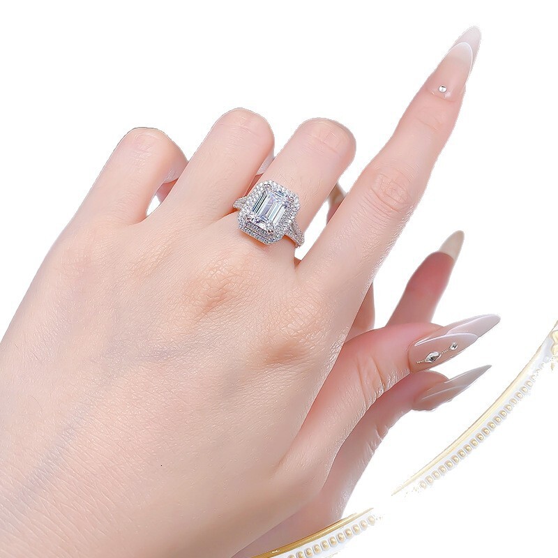 Hui Zhi Wing Jewelry New S Silver Luxury Inlaid 3.5 Emerald Cut White mond Ring for Women Elegant and High-end Feel