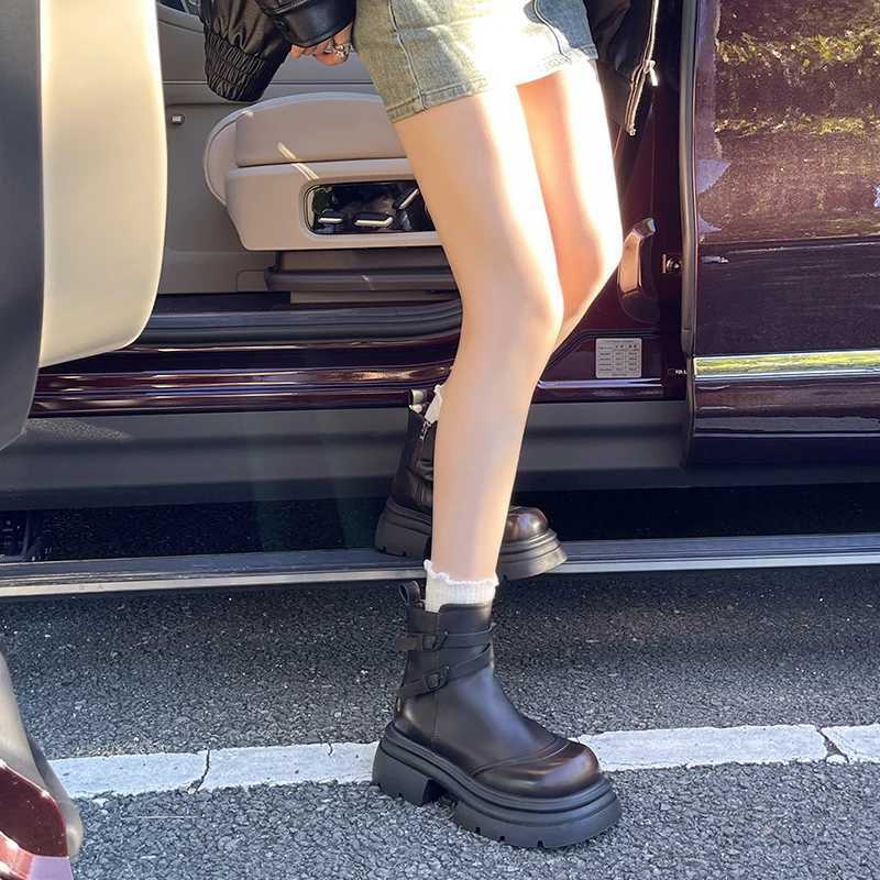 2025 New Womens Fi Boots 35-40 Yards Round Toe Side Zipper Thick Heeled Boots Thick Bottomed Comfortable Commuter Shoes XJ250807