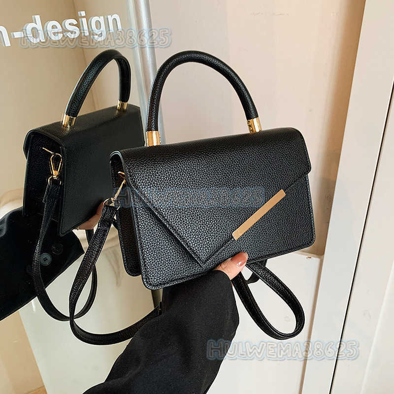 Trendy Niche Design Crossbody Small Square Bag for Women 2024 New Fashionable Handbag Autumn Winter Season H250806