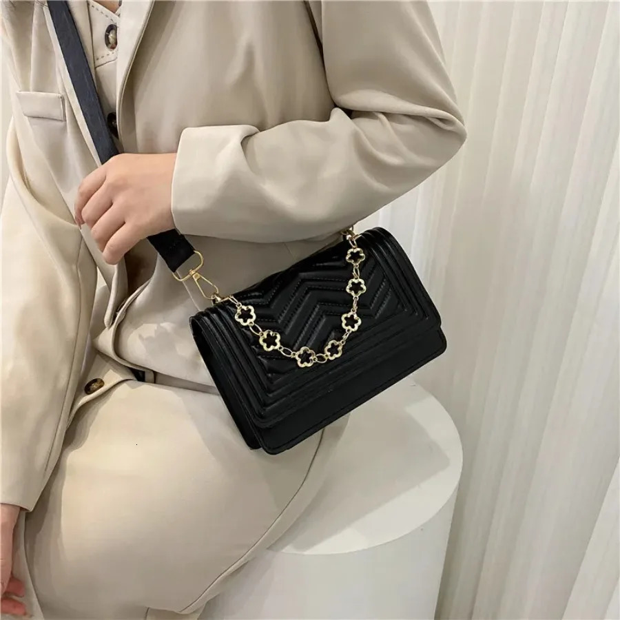 Fashionable temperament simple texture generous wide shoulder beautiful belt single shoulder crossbody womens bags 250807