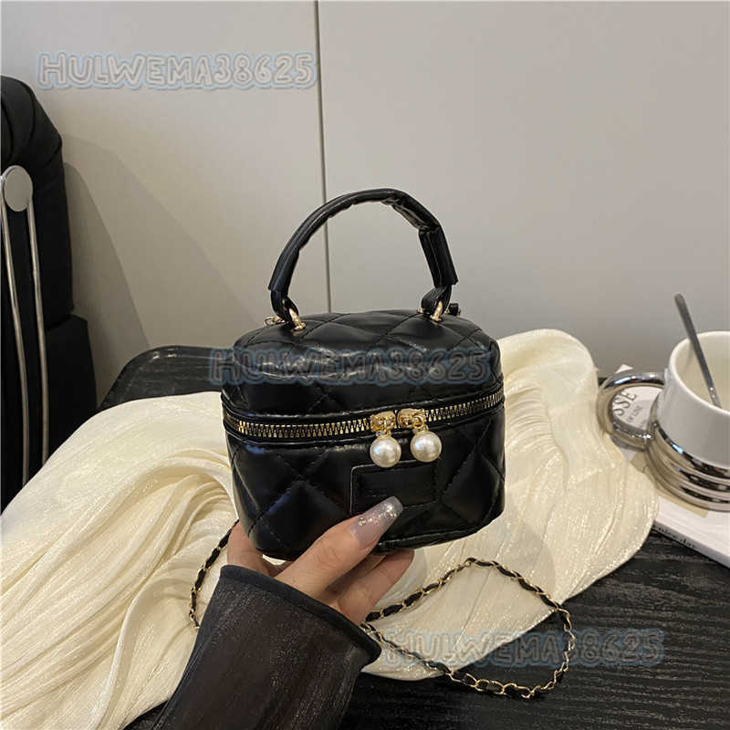 2025 Summer New Quilted Embroidery Mini Handbag Womens Bag Single Shoulder Crossbody Bag Chain Bucket Bag H250806