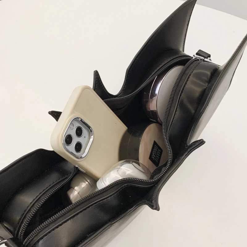 New Fashion Womens Shoulder Bag High Quality Waterproof Fabric Crossbody Bag Solid Color Wallet Animal Print Womens Handbags Z250807