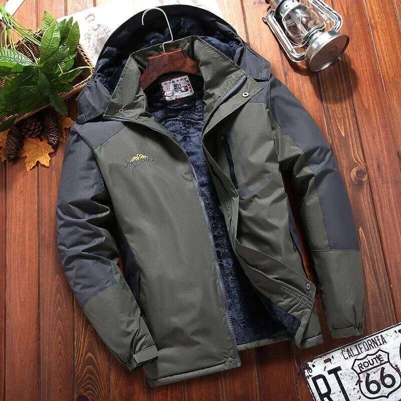 New Parkas Windproof Men's Down Jacket High Quality Padding Lightweight Male Padded Coats Outdoor Clothing Novelties Quilted Hot