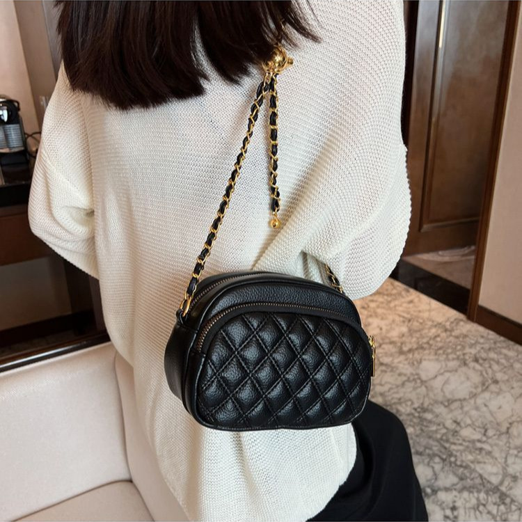 Free Shipping Designer Luxury Textured Women's Handbag Ins Style Niche New Fashion Summer Quilted Chain Crossbody Bag Small Square Bag Casual Sho