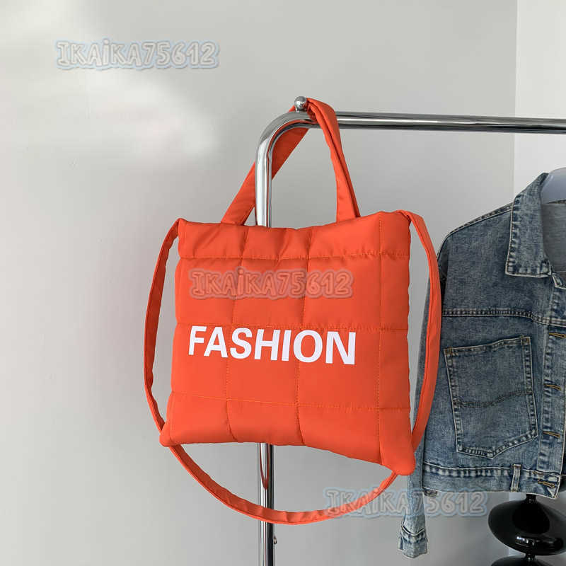 Celebrity and Stylish Handbag 2023 New Large Capacity Shoulder Crossbody Bag Simple Casual Tote Bag H250806