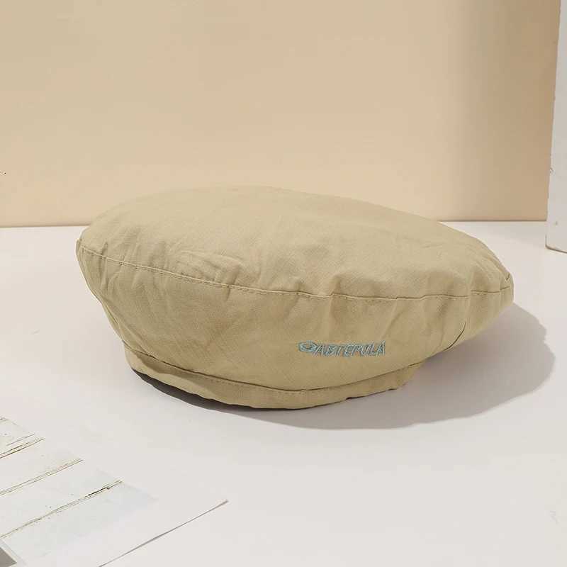 Janese-style fresh and light double-sided checkered beret a versatile embroidered letter painter hat for spring and summer.XJ250807