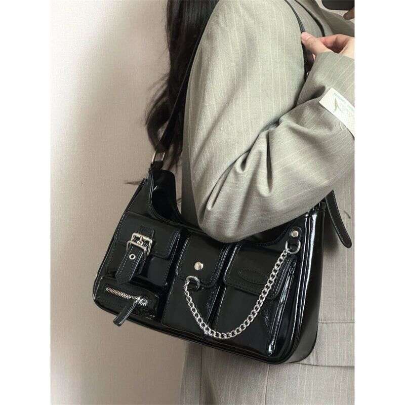 Spicy Girl Versatile Tote New Fashion One Shoulder Crossbody Feeling Commuter Underarm Chain Bag