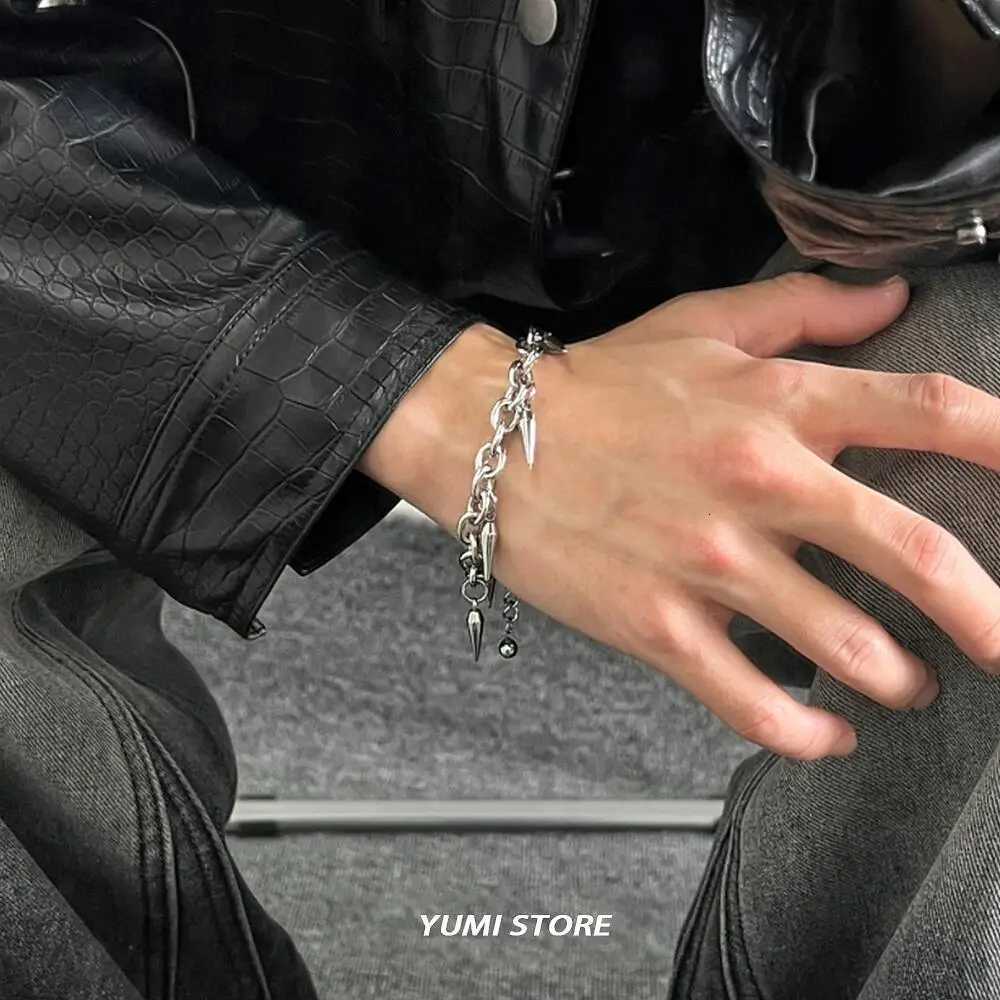 Punk Rivet Bracelet for Men and Women Hip Hop Titanium Steel Rivet Pendant Bracelet Retro Street Jewelry Kpop Accessories Wholesale W250807