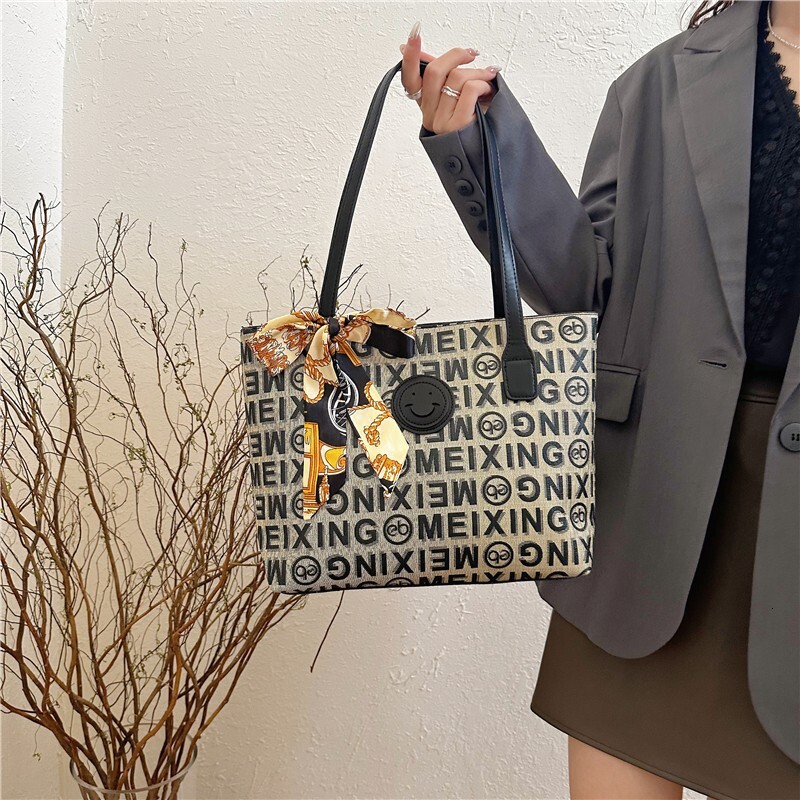 Free Shipping Designer Luxury High-end Bag Women's Handbag New Vintage Letter Print Large Capacity Tote Bag Single Shoulder Crossbody Bag Casual 