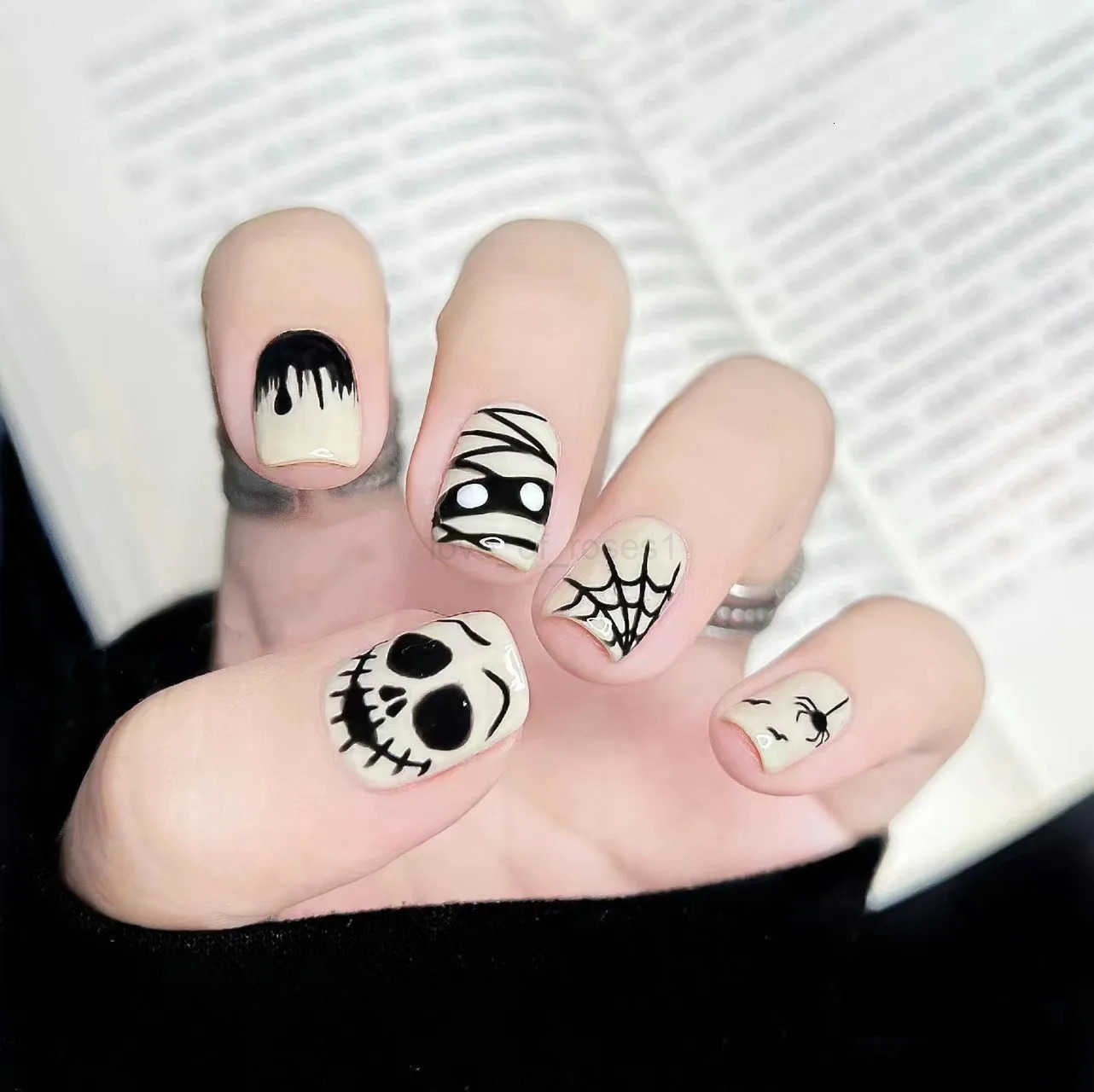 24PCS Halloween False Nails with Glue Pumpkin Ghost Pattern Dark Short Square Press-on Nails Full Cover Wearable Fake Nail Tools Z250807