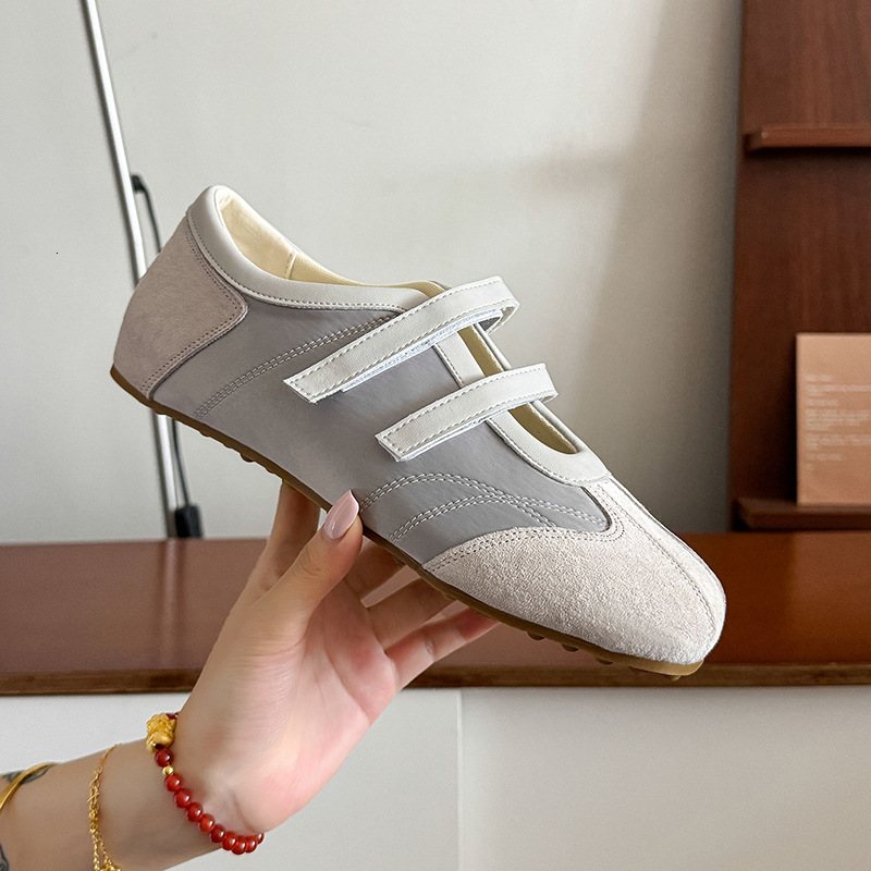 2025 New Women's Flat Shoes Ballet Dance Training Shoes Designer Round Head Single Shoes